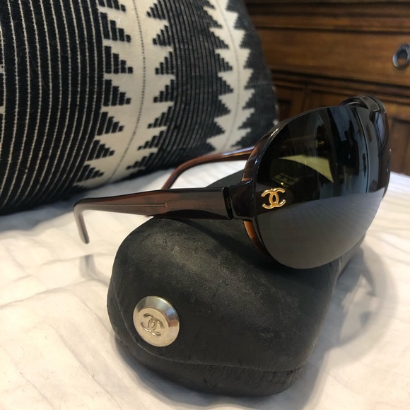 Chanel Suglasses - Picture 3 of 4